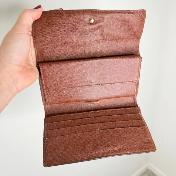 Louis Vuitton International Long Monogram Wallet - Picture 11 of 16